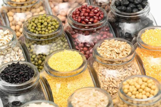 粮食安全有保障 不必盲目屯粮，国家守护初级农产品丰盈无忧